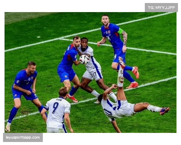 穆尼奥斯水晶宫进攻型翼卫 全年造16球数据冠绝后卫群